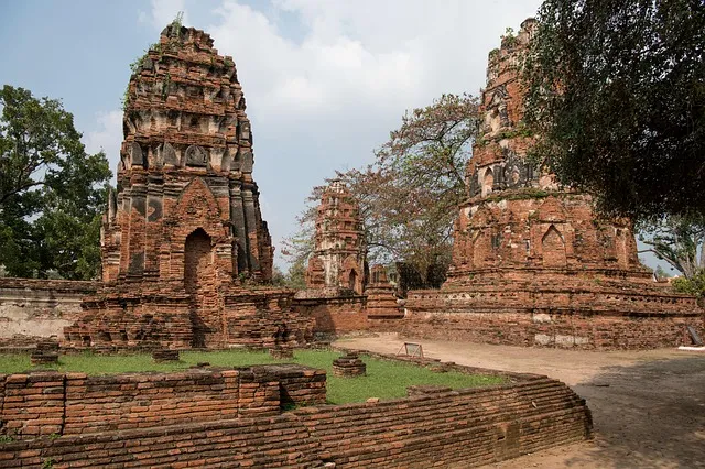 วัดไชยวัฒนาราม - วัดไชยวัฒนาราม ไหว้พระอยุธยา ชุดไทยอยุธยา ขับรถเที่ยวอยุธยา จุดชมพระอาทิตย์ตก